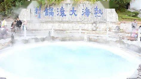 黄丝玛玛打望来福士、李子坝单轨穿楼……快来感受重庆遇上艺术IP
